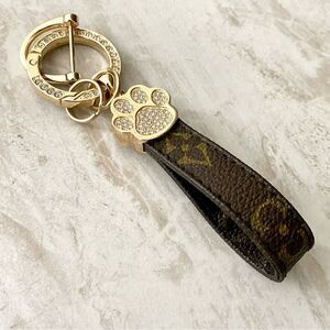 MONOGRAM CANVAS GOLD TONE KEYCHAIN LS17